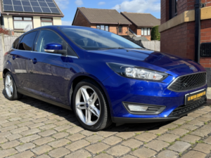 2015 Ford Focus 1.0 T Ecoboost Zetec in Blue — image 4