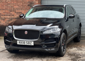 2018 Jaguar F-Pace 2.0 D165 Prestige Euro 6 (s/s) 5dr in Black — image 5