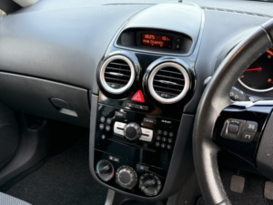 2008 Vauxhall Corsa 1.4 I 16v Design in Silver — image 4