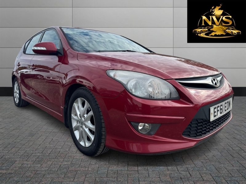 2011 Hyundai I30 1.6 Crdi Comfort in Red — image 1