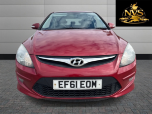 2011 Hyundai I30 1.6 Crdi Comfort in Red — image 4