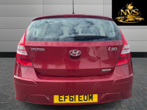 2011 Hyundai I30 1.6 Crdi Comfort in Red — image 6