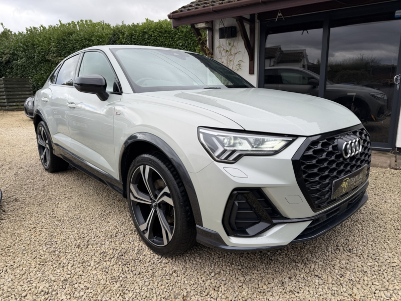 2020 Audi Q3 1.5 Tfsi Hybrid Cod 35 Mhev Edition 1 in Silver — image 1