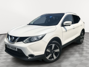 2015 Nissan Qashqai 1.5 Dci N-Tec+ SUV 5dr Diesel Manual 2WD Euro 5 (s/s) (110 Ps) in White — image 4
