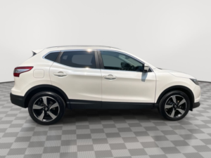 2015 Nissan Qashqai 1.5 Dci N-Tec+ SUV 5dr Diesel Manual 2WD Euro 5 (s/s) (110 Ps) in White — image 5
