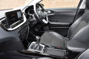 2022 Kia Xceed 1.5 T-Gdi 3 SUV 5dr Petrol Manual Euro 6 (s/s) (158 Bhp) in Silver — image 4