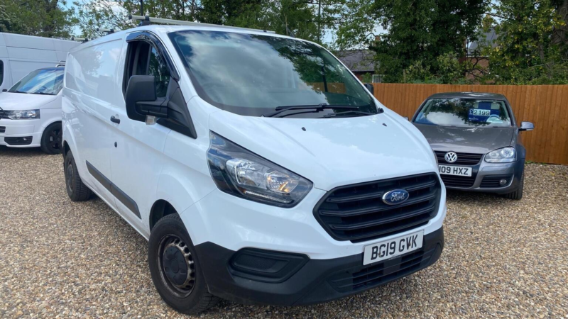 2019 Ford Transit Custom 2.0 300 Ecoblue L2 H1 Euro 6 5dr in White — image 1