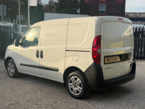 2022 Fiat Doblo 1.6 Multijetii Tecnico L1 H1 Euro 6 (s/s) 4dr in White — image 4
