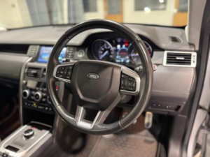 2017 Land Rover Discovery Sport 2.0 Td4 Hse Dynamic Lux Auto 4WD Euro 6 (s/s) 5dr in Silver — image 2