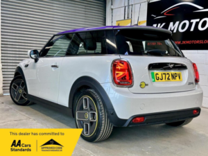 2022 MINI Electric Hatch Cooper Se 32.6kwh Level 2 Auto 3dr in White — image 3