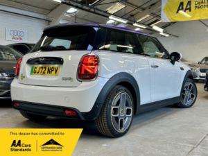 2022 MINI Electric Hatch Cooper Se 32.6kwh Level 2 Auto 3dr in White — image 4