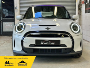 2022 MINI Electric Hatch Cooper Se 32.6kwh Level 2 Auto 3dr in White — image 5