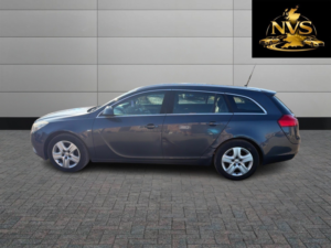 2010 Vauxhall Insignia 2.0 Cdti Exclusiv in Blue — image 4