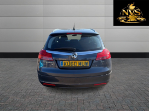 2010 Vauxhall Insignia 2.0 Cdti Exclusiv in Blue — image 6