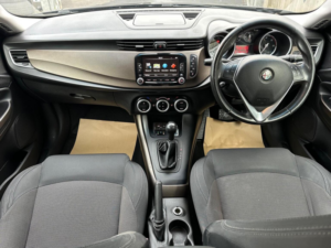 2015 Alfa Romeo Giulietta 2.0 Jtdm-2 Business Edition Tct Euro 6 (s/s) 5dr in Black — image 4