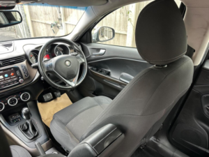 2015 Alfa Romeo Giulietta 2.0 Jtdm-2 Business Edition Tct Euro 6 (s/s) 5dr in Black — image 5