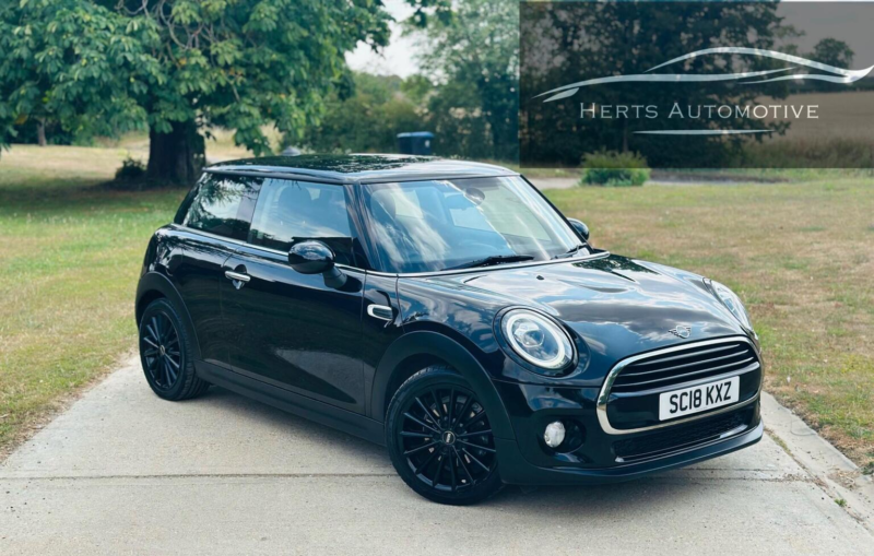 2018 MINI Hatch 1.5 Cooper Euro 6 (s/s) 3dr in Black — image 1