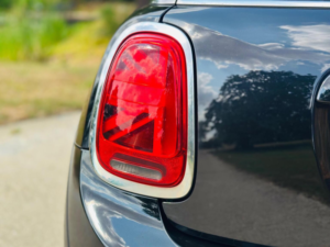 2018 MINI Hatch 1.5 Cooper Euro 6 (s/s) 3dr in Black — image 4
