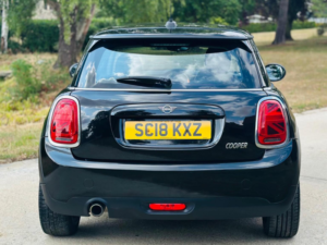 2018 MINI Hatch 1.5 Cooper Euro 6 (s/s) 3dr in Black — image 5