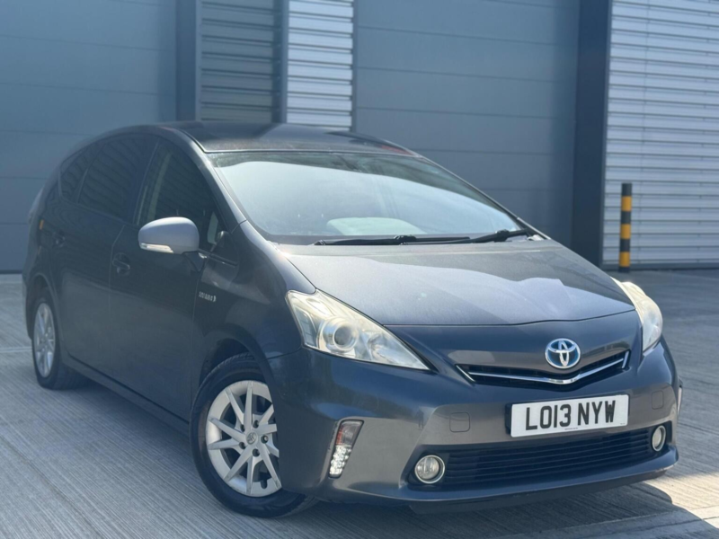 2013 Toyota Prius+ 1.8 Vvt-H T4 CVT Euro 5 (s/s) 5dr in Grey — image 1