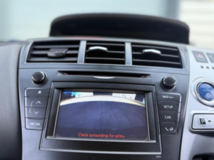 2013 Toyota Prius+ 1.8 Vvt-H T4 CVT Euro 5 (s/s) 5dr in Grey — image 3