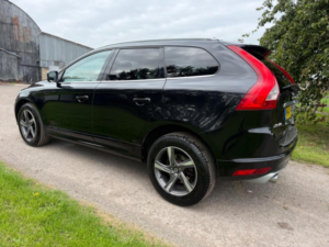 2014 Volvo Xc60 2.4 D5 R-Design Lux Nav Geartronic AWD Euro 5 5dr in Black — image 4