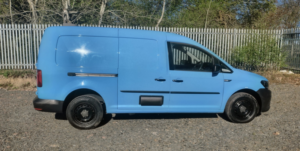 2016 Volkswagen Caddy Maxi 2.0 Tdi C20 Bluemotion Tech Startline in Blue — image 6