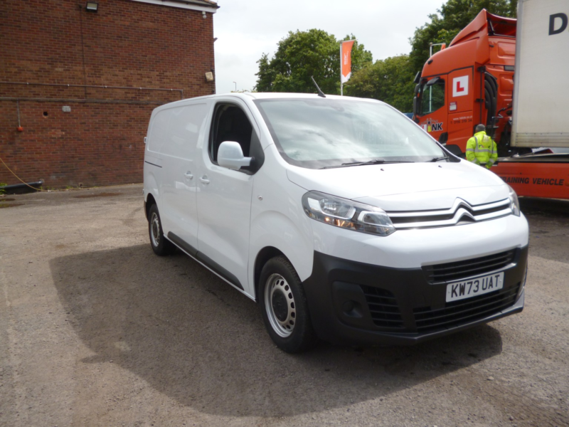 2023 Citroen Dispatch 1.5 Dispatch 1.5bhdi 100 M Enterprise Edition in White — image 1