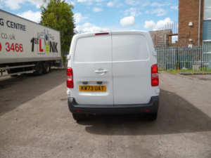 2023 Citroen Dispatch 1.5 Dispatch 1.5bhdi 100 M Enterprise Edition in White — image 6