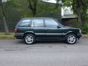 2002 Land Rover Range Rover Ref 8688 - Sale Agreed Awaiting Uk Registration - Range Rover P38 4.6 Royal Edition - in Green — image 2
