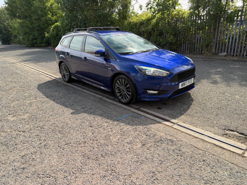 2017 Ford Focus 1.0t Ecoboost St-Line Euro 6 (s/s) 5dr in Blue — image 1