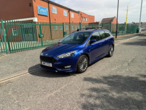 2017 Ford Focus 1.0t Ecoboost St-Line Euro 6 (s/s) 5dr in Blue — image 3
