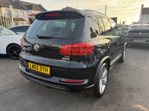 2015 Volkswagen Tiguan 1.4 Tsi R-Line Bmt Fresh Import Verified Mile Finance Avb in Black — image 5