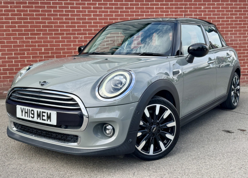 2019 MINI Hatch 1.5 5-Door Hatch Cooper Exclusive in Grey — image 1