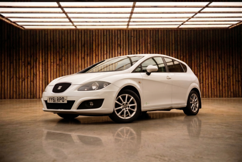 2012 SEAT Leon 1.6 Tdi Ecomotive Cr Se Copa in White — image 1