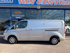 2022 Ford Transit Custom 2.0 300 Ecoblue Limited Panel Van 5dr Diesel Manual L2 H1 Euro 6 130 Ps in Silver — image 3