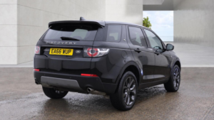2016 Land Rover Discovery Sport 2.0 Td4 Se Tech Auto 4WD Euro 6 (s/s) 5dr in Black — image 3
