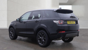 2016 Land Rover Discovery Sport 2.0 Td4 Se Tech Auto 4WD Euro 6 (s/s) 5dr in Black — image 5