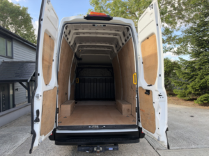 2024 Iveco Daily 2.3 D Hpi 14v 35s 3520 in White — image 2