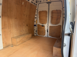 2024 Iveco Daily 2.3 D Hpi 14v 35s 3520 in White — image 5