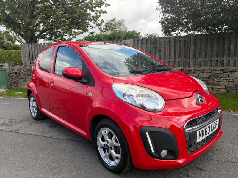 2013 Citroen C1 1.0i Vtr+ Euro 5 5dr in Red — image 1