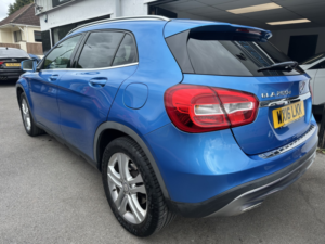 2016 Mercedes-Benz Gla 2.1 Gla200d Sport in Blue — image 5
