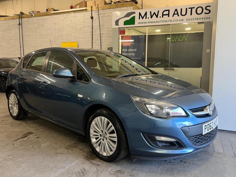 2013 Vauxhall Astra 1.4 16v Energy Hatchback 5dr Petrol Manual Euro 5 (100 Ps) in Blue — image 1