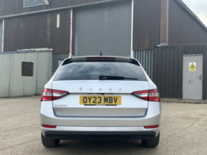 2023 Skoda Superb 2.0 Tdi Se Technology in Silver — image 5
