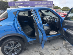 2019 Nissan Juke 1.6 Tekna in Blue — image 2