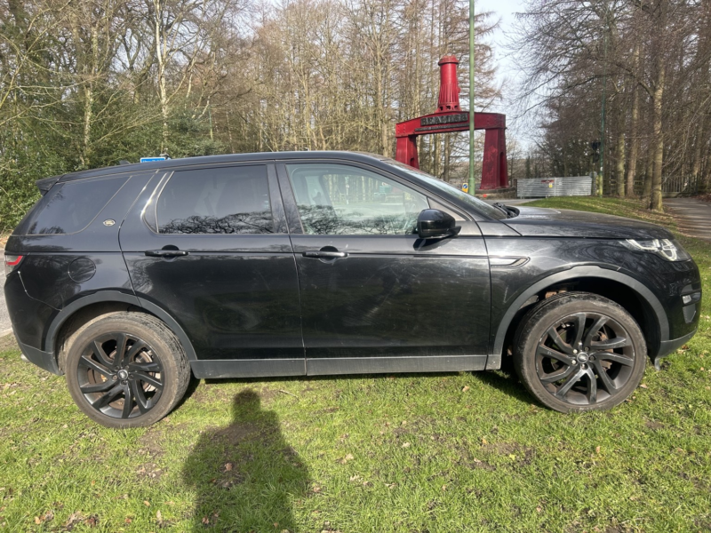 2015 Land Rover Discovery Sport 2.0 Td4 Hse Black in Black — image 1