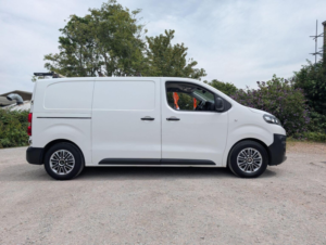 2021 Citroen Dispatch 1.5 Bluehdi 1000 Enterprise M Fwd 2 Euro 6 (s/s) 6dr in White — image 2