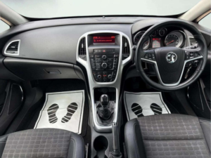 2015 Vauxhall Astra Gtc 2.0 Cdti Sri Euro 5 (s/s) 3dr in White — image 4
