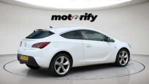 2015 Vauxhall Astra Gtc 2.0 Cdti Sri Euro 5 (s/s) 3dr in White — image 5