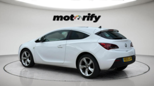2015 Vauxhall Astra Gtc 2.0 Cdti Sri Euro 5 (s/s) 3dr in White — image 6